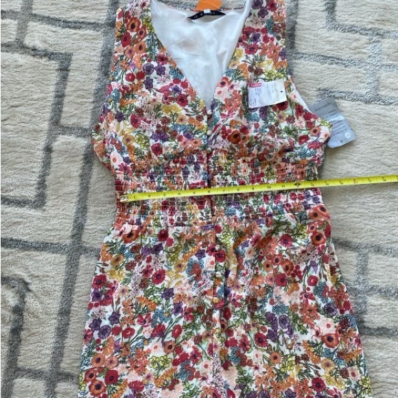 Collective Concepts multi colored Floral Sleeveless Smock waist jumpsuit NWT L - Picture 9 of 9
